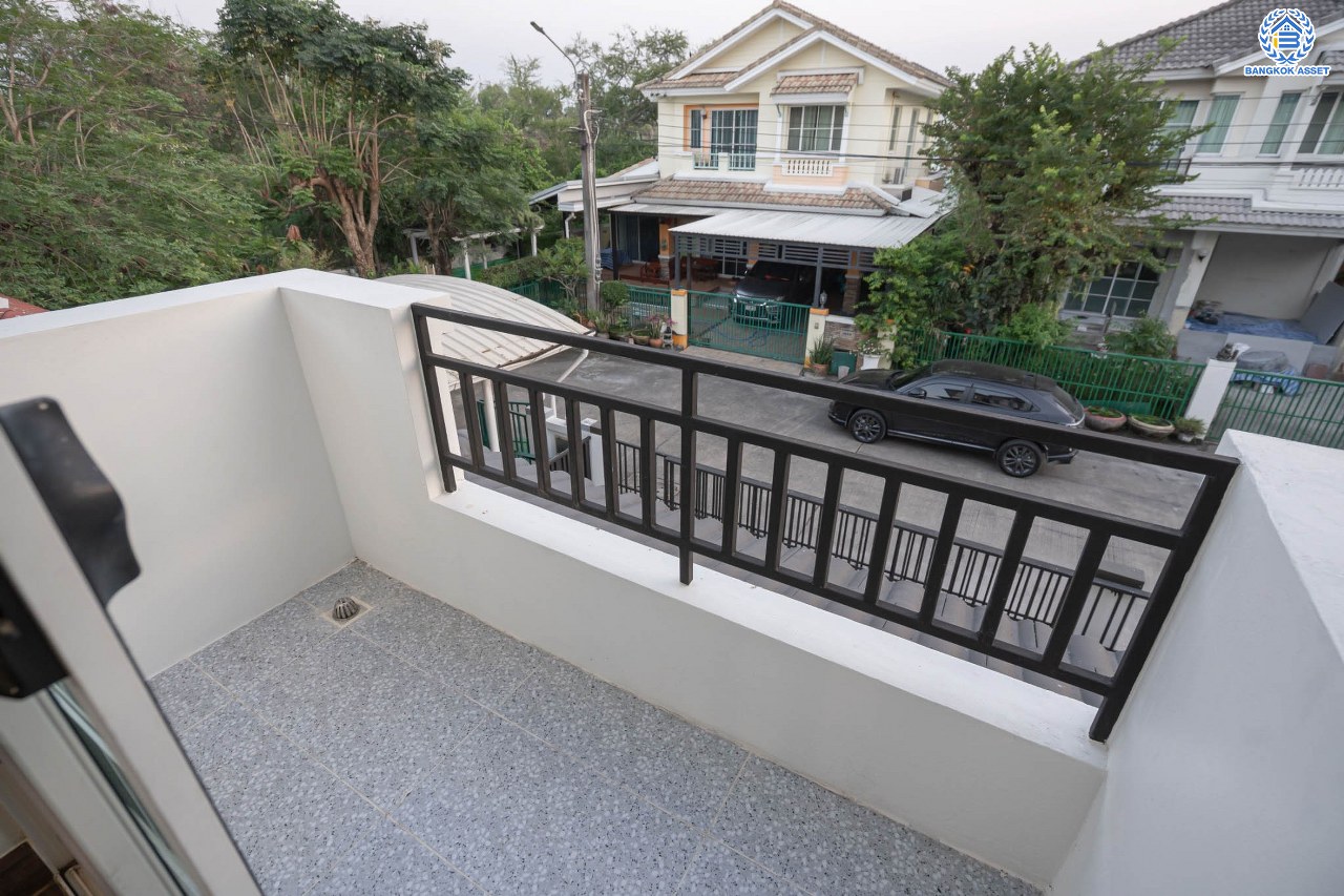 บ้านมือสองตกแต่งใหม่ โครงการ ชลลดา วัดลาดปลาดุก คุณภาพระดับ L&H บนเนื้อที่ 51.3 ตร.ว. ฟังก์ชัน 3 ห้องนอน 2 ห้องน้ำ 1 ที่จอดรถ บนทำเลศักยภาพ เชื่อมต่อหลายเส้นทาง ใกล้รถไฟฟ้าสายสีม่วง "สถานีคลองบางไผ่" และเซ็นทรัลเวสท์เกต...